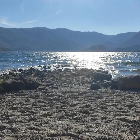 Lodge Espejo De Soledades Vigo de Sanabria