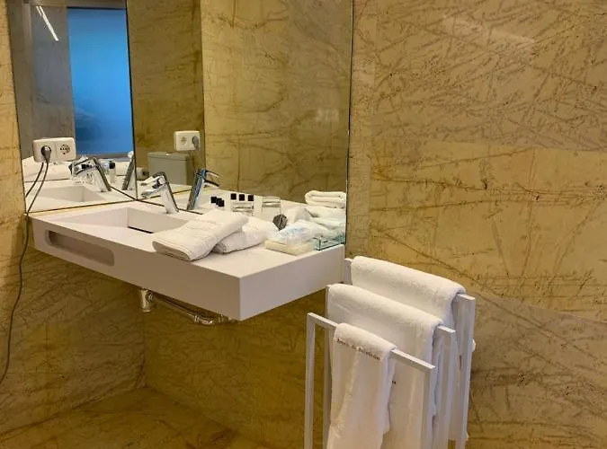 Lodge Espejo De Soledades Vigo de Sanabria