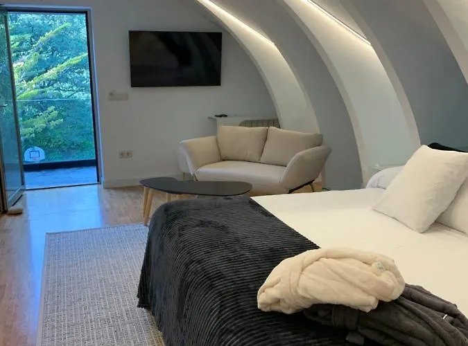 Lodge Espejo De Soledades Vigo de Sanabria