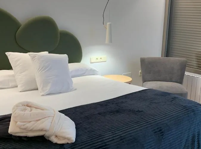 Lodge Espejo De Soledades *