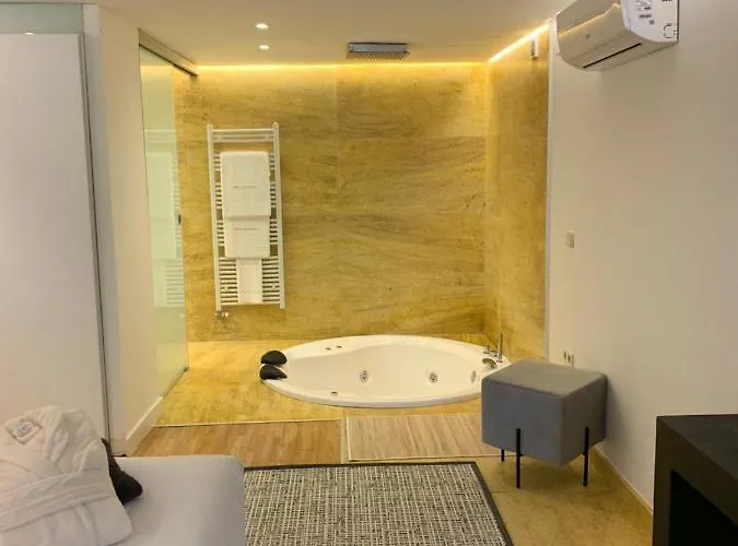 Espejo De Soledades *