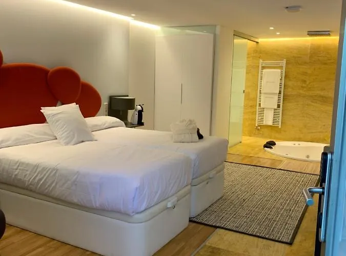 Lodge Espejo De Soledades Vigo de Sanabria